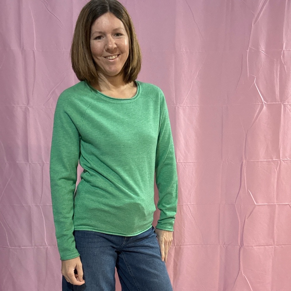 NWOT heather kelly green Zenana Outfitters Teal Knit Top